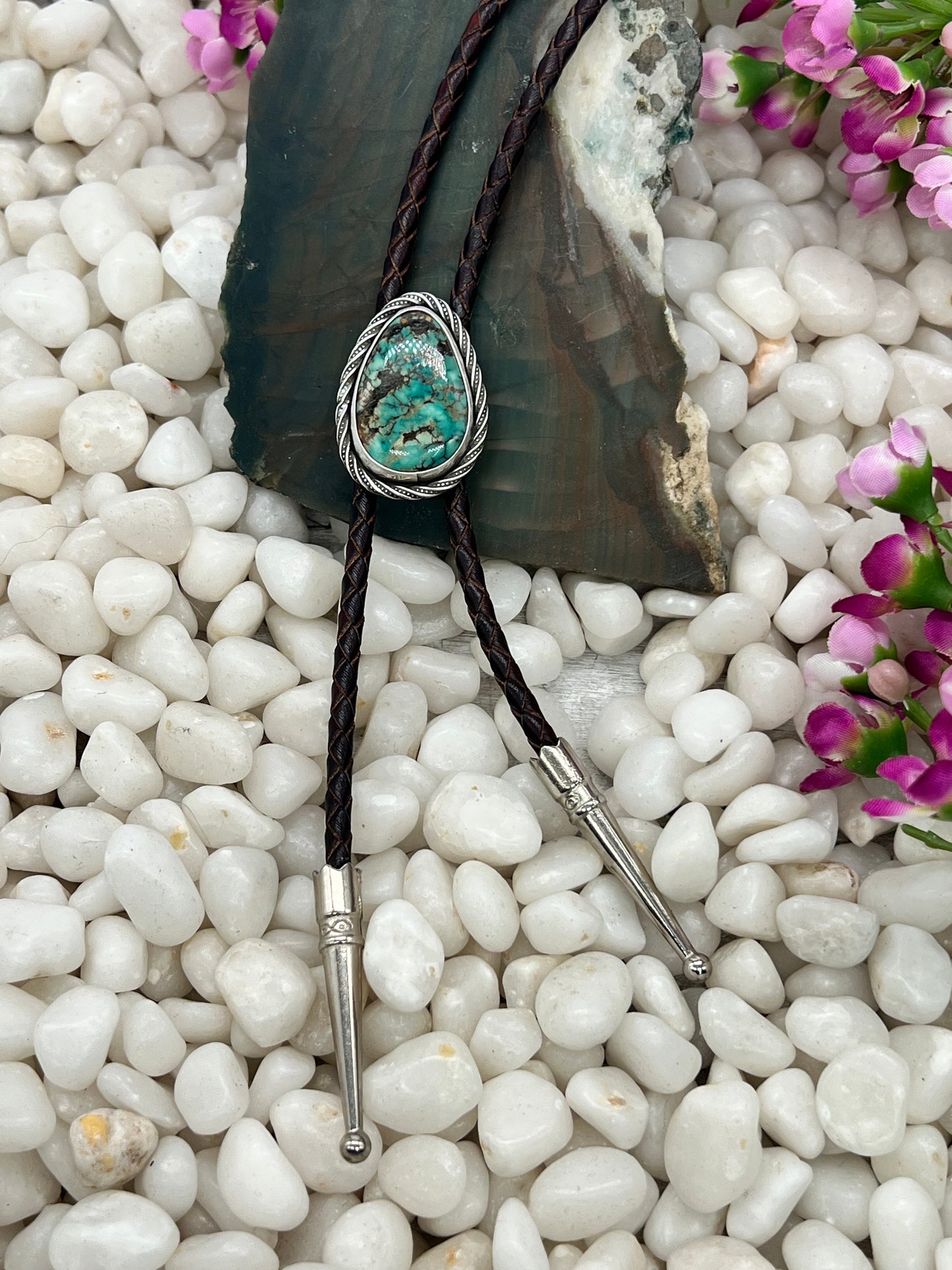 Hubei Turquoise Pear Shaped Twisted Rope Bolo Tie