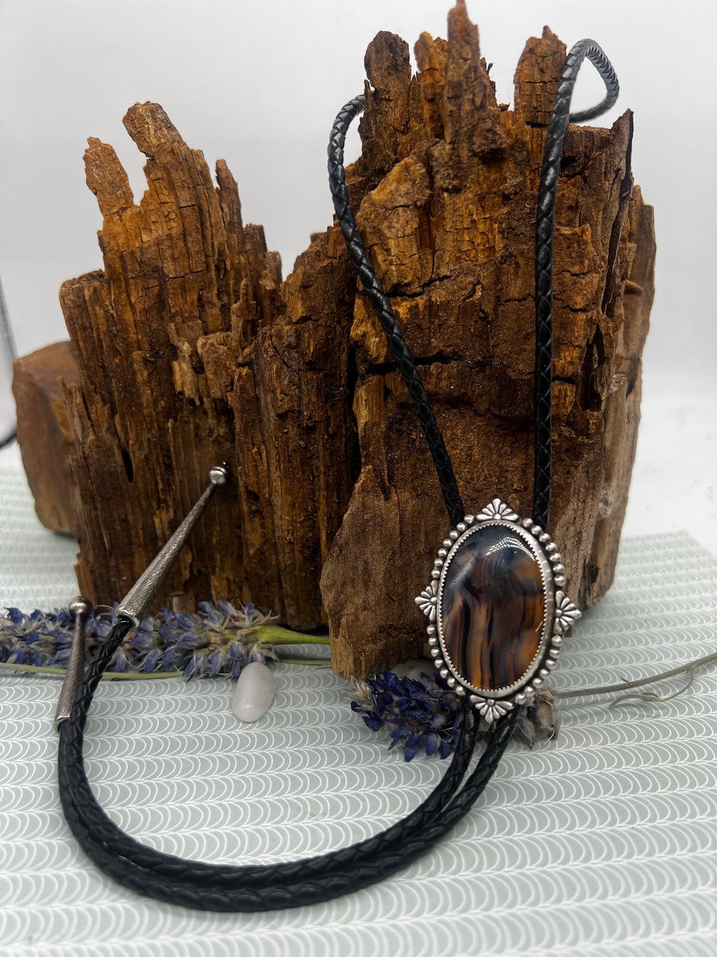 Montana Agate Oval Bolo Tie
