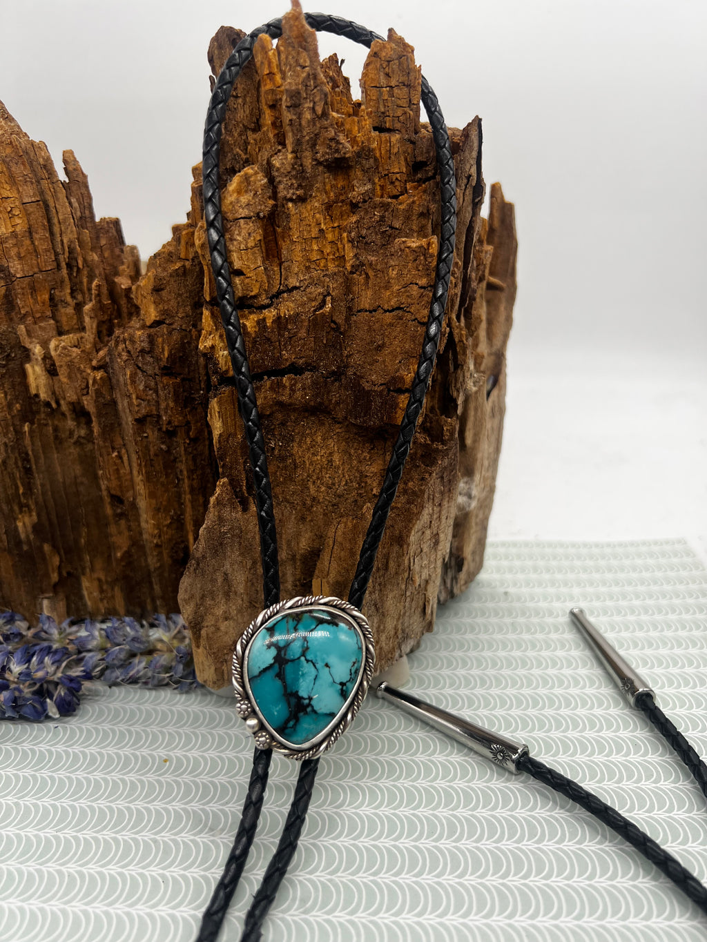 Hubei Turquoise Statement Bolo Tie