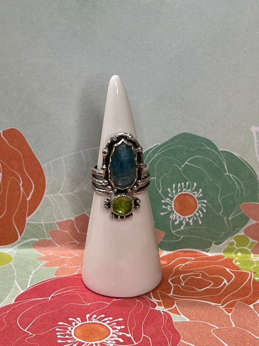 Double Spring Bloom in Teal Kyanite and Peridot Ring (Size 8)
