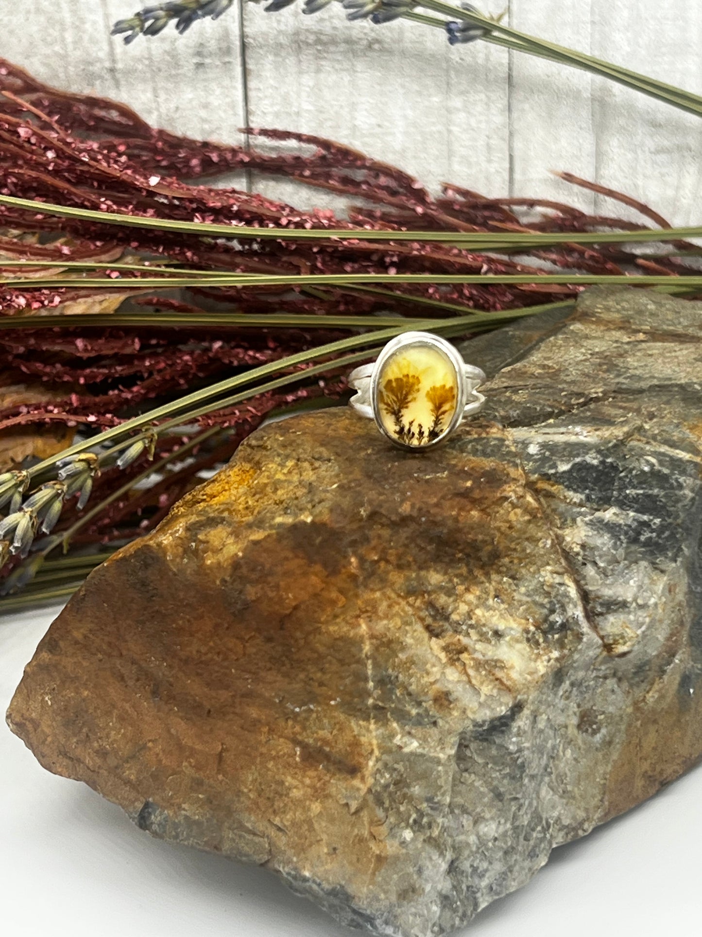 Dendritic Agate Oval Ring - Charcoal Black Vine/Golden Background - Size 7