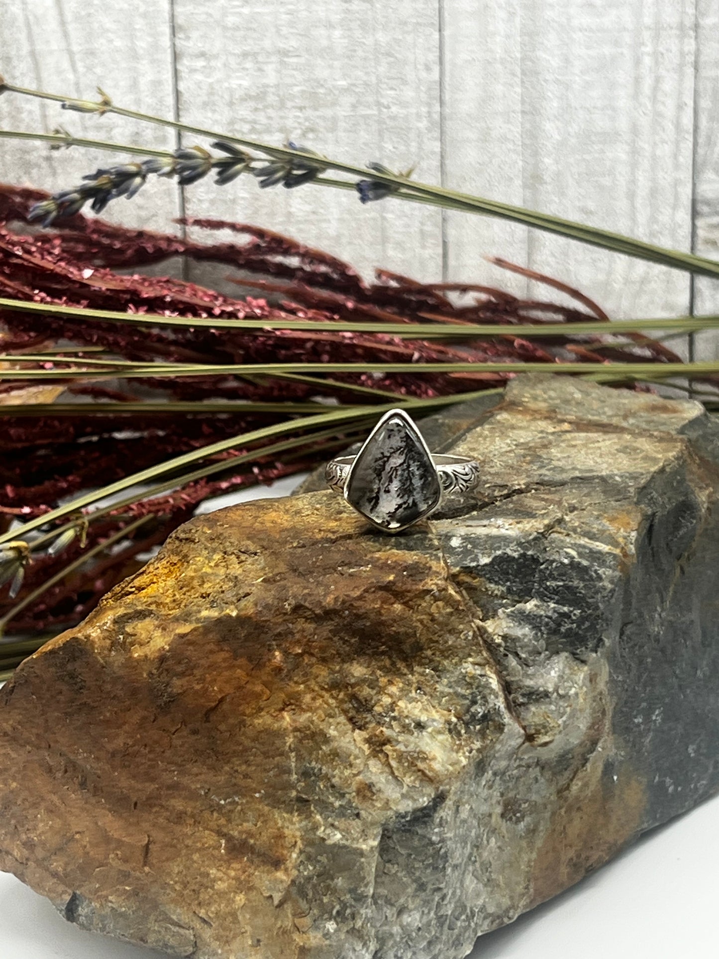 Dendritic Agate Shield Ring - Black Charcoal Vine - Size 9.5