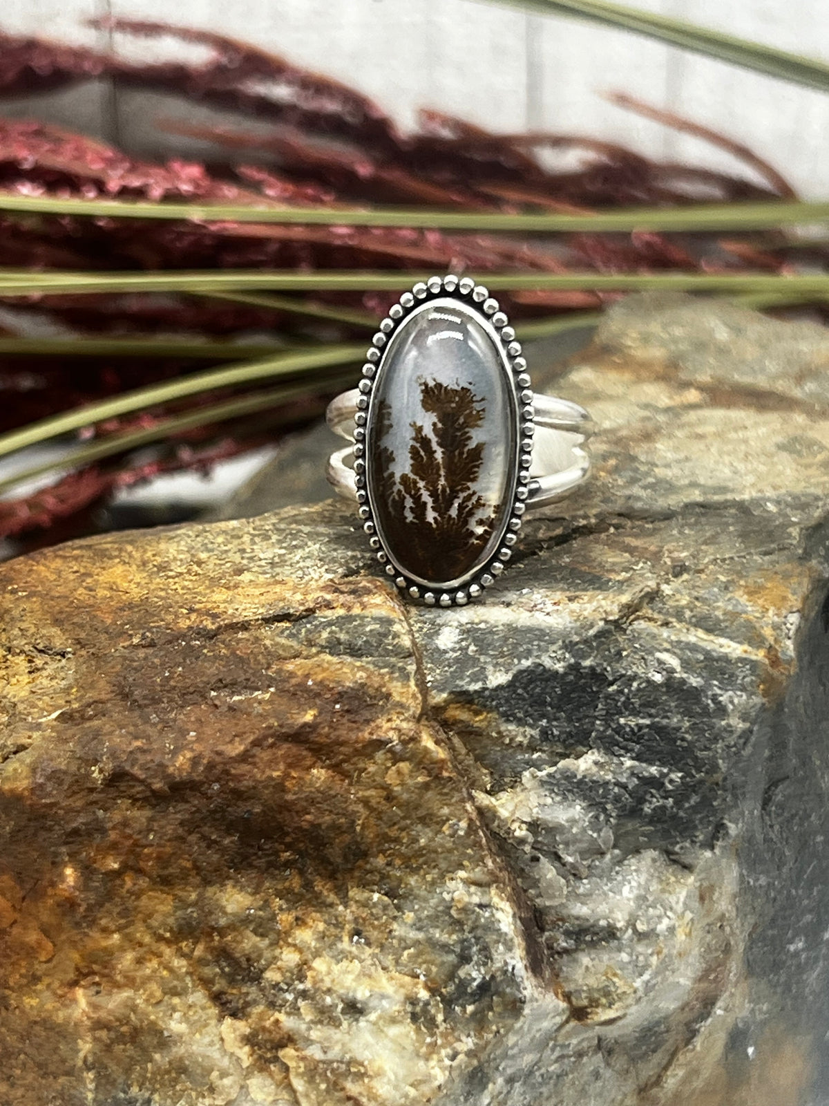 Dendritic Agate Elongated Oval - Dark Brown Vines - Size 8